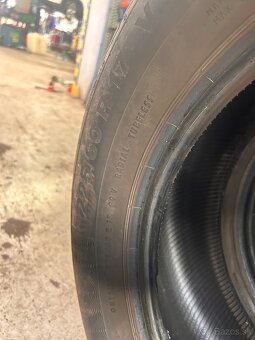 Predám 225/60r17 continwntal - 2