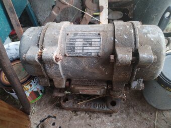 Vibracny motor, - 2