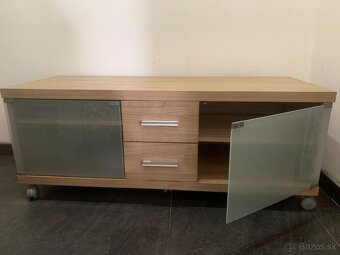 Skrinka pod TV - 2