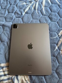 iPad 12,9 pro 6 generácie - 2