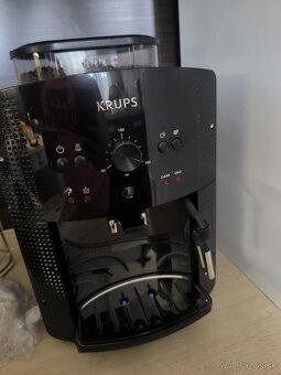 KRUPS EA810B70 Essential Espresso - 2
