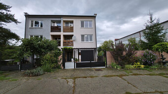 6. izbový, priestranný 232 m2 RD, s garážou a bazénom-komple - 2