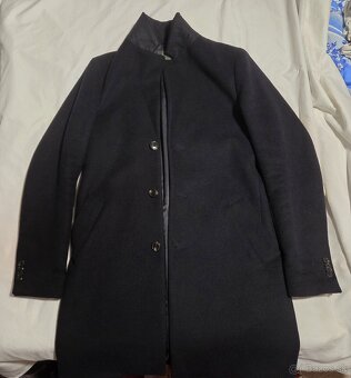 Predávam krásny kabát modrý Gino Rossi. Číslo S - 2