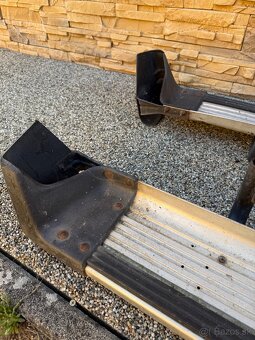 Nášľapy Mitsubushi L2000 - hliník - 2