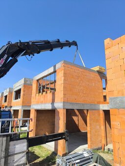 Autodoprava s hydraulickým rukou - 2