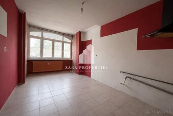 Priestranný byt v centre mesta Púchov - 2