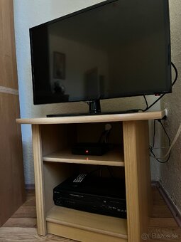 Stolík pod televízor - 2