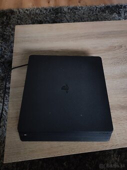 Predám ps4 - 2