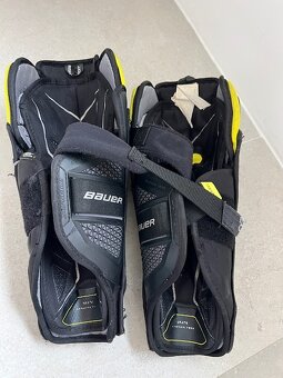 Predám chrániče BAUER 13", 33cm - 2