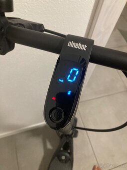 Elektrická kolobežka Ninebot Kickscooter F2 E - 2