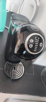 Predám kávovar Dolce Gusto Krups + držiak na kapsule - 2
