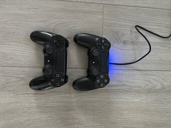 Playstation 4 Slim - 2