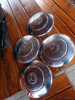 Predam chromove puklice skoda octavia - 2