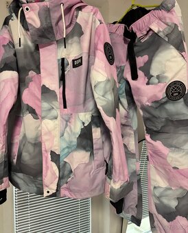 Krásny zimný set Dope veľkosť M - 2