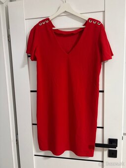 Červené šaty - 2
