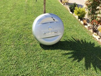 Kryt rezervy Suzuki grand Vitara - 2