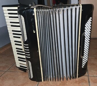Acordeón Signatone Made in Czechoslovakia - 2