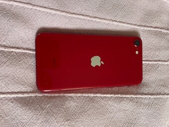 Krásny Iphone SE 2022 64GB batéria 87 percent - 2