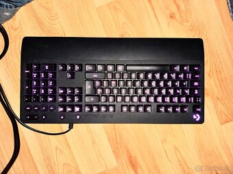 Logitech G213 - 2