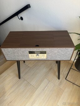 Julie Ann, stereo systém - 2
