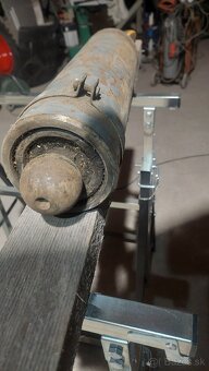 Hydraulicky piest 1 - 2