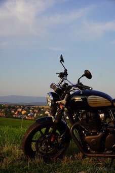Royal Enfield Interceptor 650 - 2