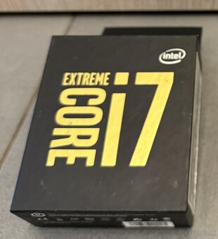Intel® Core™ i7-6950X v 100% stave - 2