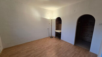 Garsónka o výmere 27,44 m2 v obci Pukanec na ul. SNP - 2