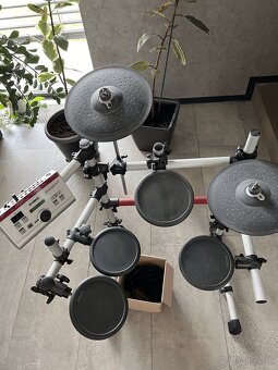 Predám Elektronické bicie Yamaha DTXpress IV - 2