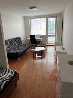 pre študentky dám do nájmu 1,5 i. byt v Košiciach od 01. 12. - 2