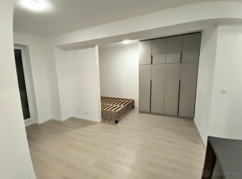 Prenájom 1-izbového bytu s PARKOVANÍM – Trenčín, Vinohrady - 2