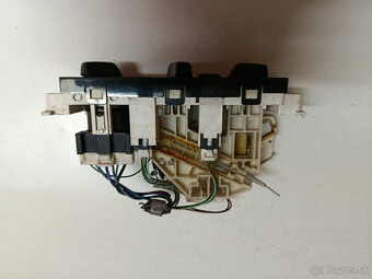 ovladanie kurenia nissan almera N15 30€ - 2