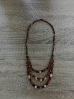 Drevené hand - made náhrdelníky. - 2