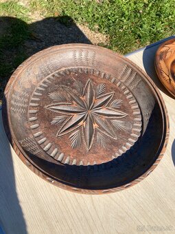 ručne vyrezávaná drevená misa - 2