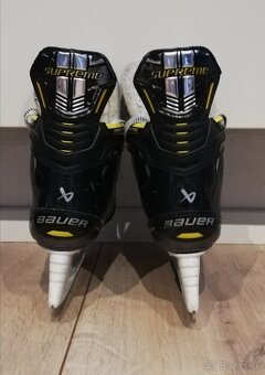 Korcule Bauer Supreme M4 fit 2 - vel.4 - 2