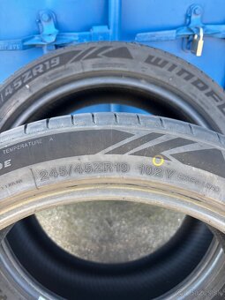 245/45R19 - 2