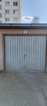 Garážová brána sklopná - 2