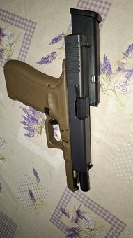 Predam Glock 17 gen4 9x19 ako nový - 2