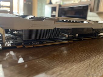 ASRock Radeon RX 5700 XT Taichi - 2