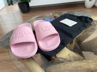 GIVENCHY ružové šľapky -41 - 2