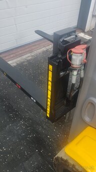 VZV Jungheinrich EFG 215 r.v2016 + NABIJACKA 90A - 2