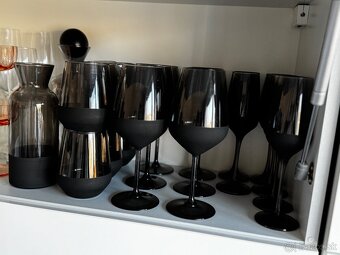 Mobelix cierne pohare - 2