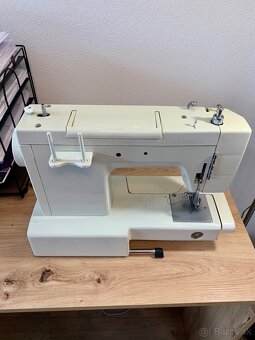 Šijací stroj LIOYDS nemeckej výroby - 2