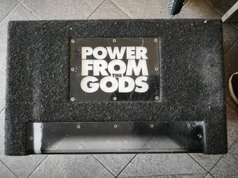 Predám Subwoofer do auta so zosilovacom - 2