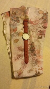 Kabelka, hodinky, šatka - 2