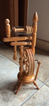 Starý drevený kolovrátok - 2