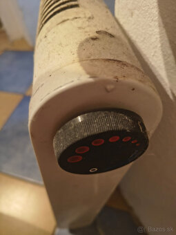 Starý funkčný elektrický radiátor / ohrievač - 2