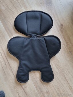 ISOFIX Britax Römer Baby Safe i-size vajíčko + základ - 2