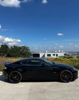 Aston Martin V8 Vantage Coupé 321kw Automat - 2