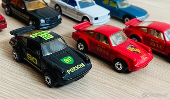 Staršie Matchbox autíčka - 2